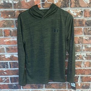 Under armour hooded pullover shirt